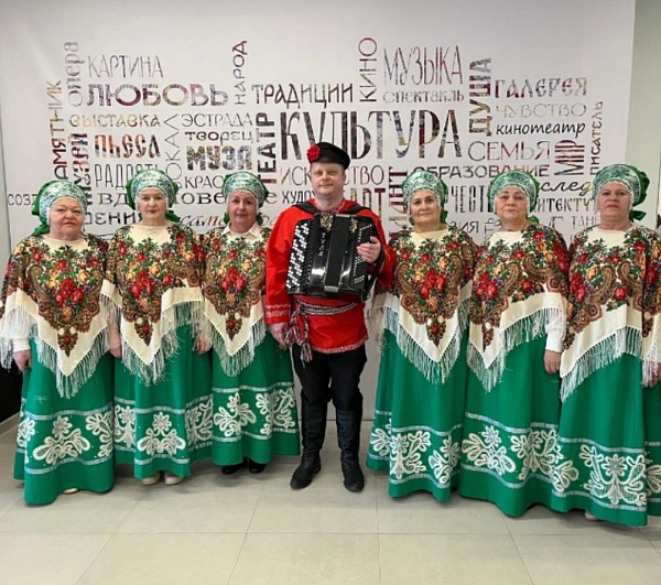Народный хор "Ельничек"